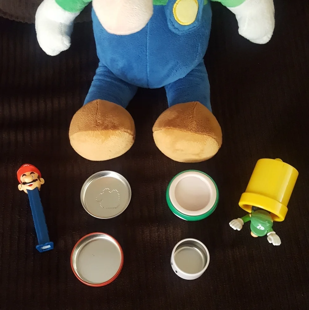 Super Mario Bros Luigi plush and Collectibles